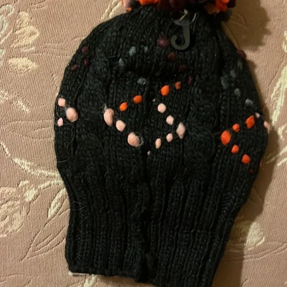 C.C hat - Picture 2 of 2